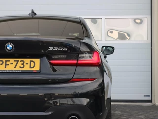 BMW 3 Serie BMW 3-serie 330e High Executive M-sport | Schuif/ kanteldak - afbeelding nr 47