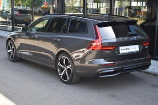 Volvo V60 Volvo V60 T6 350pk AWD Plus Dark | 19'' | Trekhaak | Harman/Kardon | 360 - afbeelding nr 2