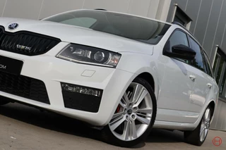 Škoda Octavia Skoda Octavia Combi 2.0 TSI RS DSG 220 PK / 1e eig / Stoelverwarming / Cruise / Xenon - afbeelding nr 41