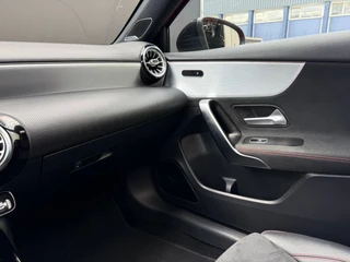 Mercedes-Benz A-Klasse Mercedes-Benz A-klasse AMG 35 4MATIC Edition 1|Pano|Burmester|Milltek|Sfeer|Hemelverlichting - afbeelding nr 52