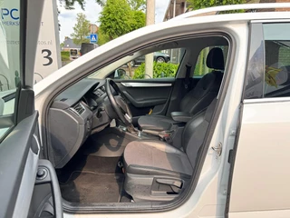 Škoda Octavia Škoda Octavia Combi 1.6 TDI Greentech Clever Edition Lichtmetalen velgen/Cruise Control/Parkeersensoren - afbeelding nr 10