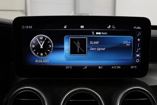 Mercedes-Benz C-Klasse Mercedes-Benz C-klasse 300e AMG | Panoramadak | Stoelverwarming |  360 camera | Trekhaak | Carplay | Dodehoek detectie | Matrix LED | Navigatie | Half leder - afbeelding nr 21