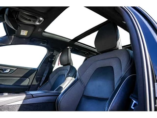 Volvo V60 Volvo V60 2.0 T6 Plug-in hybrid AWD Dark R-Design - afbeelding nr 12