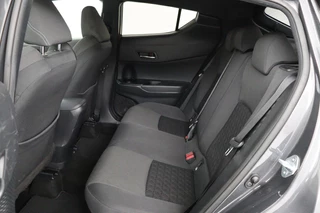 Toyota C-HR Toyota C-HR 2.0 Hybrid First Edition | 184pk | Stoelverwarming | Carplay | Adaptive cruise | Trekhaak | Camera | Navigatie | Full LED - afbeelding nr 7
