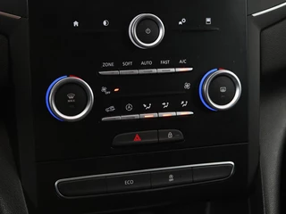 Renault Mégane Renault Mégane 1.5 dCi Zen | Trekhaak | Navigatie |  Climate control | Parkeerhulp | Bluetooth | Cruise control - afbeelding nr 12