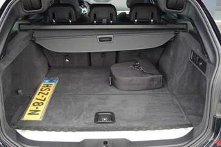 BMW 3 Serie BMW 3 Serie 330e Touring M Sport / Panodak / Leer / Trekhaak / Head-up/ Laser/Harman Kardon - afbeelding nr 35