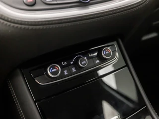 Opel Grandland X (APPLE CARPLAY, GROOT NAVI, CLIMATE, CAMERA, LEDER, SPORTSTOELEN, GETINT GLAS, PARKEERSENSOREN, CRUISE, DAB+, NIEUWE APK, NIEUWSTAAT) - afbeelding nr 9