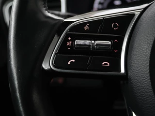 Kia Ceed Kia Ceed 1.6 GDI PHEV ExecutiveLine | Panoramadak |  Stoelventilatie | Trekhaak | Leder | Camera | Adaptive cruise | Keyless | Full LED | Stuur & achterbankverwarming | Carplay | Navigatie - afbeelding nr 21