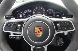 Porsche Cayenne Porsche Cayenne Coupé 3.0 / Trekhaak / Panoramadak / Camera / Luchtvering / 22'' / Bose / Stoelventilatie / Sportchrono / Stoelverwarming / DAB / ACC - afbeelding nr 34
