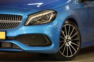 Mercedes-Benz A-Klasse Mercedes-Benz A-Klasse 180 AMG | Panoramadak | CarPlay | Camera | Dodehoekdetectie | Stoelverwarming | PDC V+A | Alcantara/Lederen bekleding | LED Koplampen | Command Online | Dealer onderhouden | Nieuwe APK - afbeelding nr 26