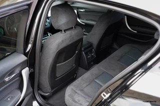 BMW 1 Serie BMW 1-serie M140i LCI2 | Navi Pro | Camera | HK | Stuurverwarming | Alcantara | Adaptief onderstel | 5-deurs - afbeelding nr 30