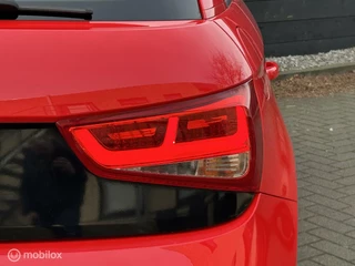 Audi A1 Sportback Audi A1 Sportback 1.2 TFSI S-Line Red Ribbon / S1 bumpers / 45.154 KM 1e eigenaar - afbeelding nr 14