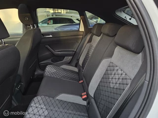 Volkswagen Taigo Volkswagen Taigo 1.5 TSI R-Line Panorama/IQ Light/Beats/ACC - afbeelding nr 28