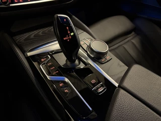 BMW 5 Serie BLUESTONE-METALLIC/PANO/H&K/HEAD-UP/LASER/KEYLESS/DISPLAY-KEY/CARPLAY/STANDKACHEL/SHADOW-LINE/PRIVACY/NET OH BEURT GEHAD BIJ BMW DEALER - afbeelding nr 19
