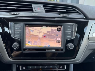 Volkswagen Touran Volkswagen Touran 1.4 TSI DSG COMFORTLINE 7P TREKHAAK/NAVI/CARPLAY/ACC/PDC - afbeelding nr 21