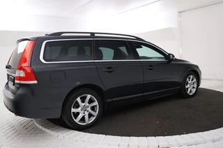 Volvo V70 Volvo V70 2.0 D4 Nordic+ 181Pk, Cruise Control, Navigatie, Parkeersensoren, LEDER - afbeelding nr 4
