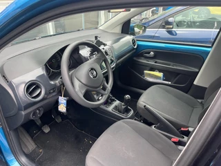 Volkswagen up! Volkswagen Up! 1.0 BMT move up! 60pk Metaal lak | Airco | 5 deurs | Nette auto | Bluetooth - afbeelding nr 5