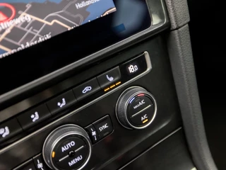 Volkswagen Golf Volkswagen Golf 1.0 TSI Sportline (APPLE CARPLAY, GROOT NAVI, CLIMATE, STOELVERWARMING, DYNAMISCHE KNIPPERLICHTEN, MASSAGE, ALCANTARA, ADAPTIVE CRUISE, PARKEERSENSOREN, GETINT GLAS, LM VELGEN, NIEUWSTAAT) - afbeelding nr 10