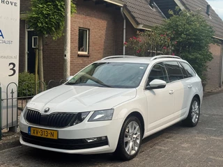 Škoda Octavia Škoda Octavia Combi 1.6 TDI Greentech Clever Edition Lichtmetalen velgen/Cruise Control/Parkeersensoren - afbeelding nr 2