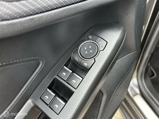 Ford Focus Ford Focus 1.0 EcoBoost ST Line Navi 18inch Led Winterpack NAP Dik! - afbeelding nr 30