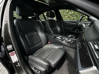 BMW 5 Serie BMW 5-serie 528xi High Executive, NL AUTO, NAP, PANO, NAVI, CRUISE, ECC-AIRCO, HUD, DODEHOEK, COMFORT STOELEN, CAMERA, LICHTMETAAL 17