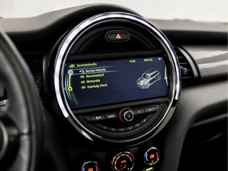 MINI Cooper Automaat (PANORAMADAK, GROOT NAVI, HEAD-UP DISPLAY, STOELVERWARMING, GETINT GLAS, SPORTSTOELEN, LEDER, CRUISE, NIEUWE APK, NIEUWSTAAT) - afbeelding nr 25