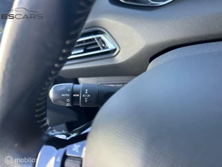 Peugeot 308 Peugeot 308 1.2 PureTech Allure  Pano | Led | Grote Navi - afbeelding nr 19