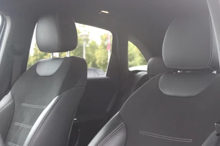 Mercedes-Benz B-Klasse Mercedes-Benz B-klasse 250e 218PK BUSINESS SOLUTION AMG NIGHT EDITION | NAVIGATIE | SFEERVERLICHTING | ACHTERUITRIJCAMERA | PARKEERSENSOREN VOOR / ACHTER | ALCANTARA / KUNSTLEDER BEKLEDING | VOORSTOELEN VERWARMBAAR | VERLICHTE INSTAPLIJSTEN | LICHTMETALEN AMG DUBBELSPAAKS VELGEN 18
