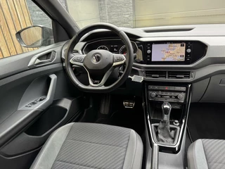 Volkswagen T-Cross Volkswagen T-Cross 1.0 TSI R-line Automaat | LED | Trekhaak |  Getint glas | Climate control | Cruise control adaptief | Lane assist | Dode hoek detectie | DAB | Navigatiesysteem | Inklapbare spiegels | Parkeersensoren voor en achter - afbeelding nr 6