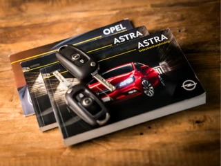 Opel Astra Opel Astra Sports Tourer 1.0 Sportline (GROOT NAVI, APPLE CARPLAY, CLIMATE, TREKHAAK, XENON, SPORTSTOELEN, BLUETOOTH, CRUISE CONTROL, NIEUWSTAAT) - afbeelding nr 14