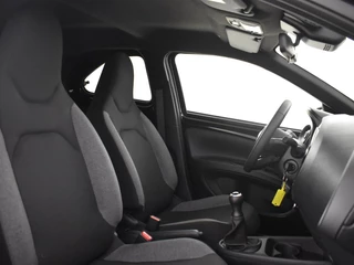 Toyota Aygo Toyota Aygo X 1.0 VVT-i MT First Edition | Stoelverwarming | Camera - afbeelding nr 3