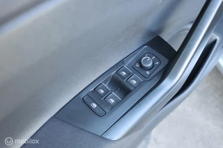 Volkswagen Taigo Volkswagen Taigo 1.0 TSI R-Line / Pano / Navi / Cam / Carpl. - afbeelding nr 32
