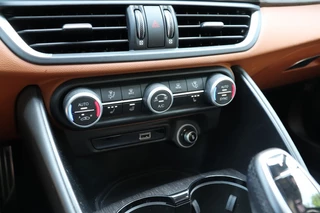 Alfa Romeo Giulia Alfa Romeo Giulia 2.0T TI/STOEL.STUUR.VERW/KEYLESS/ADAP.CRUISE/DODEHOEK - afbeelding nr 26