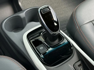 Opel Ampera-e Opel Ampera-e Business executive 60 kWh, NL AUTO, NAP, BOSE, LEDER, NAVI, CRUISE, KEYLESS, CAMERA, DODEHOEK, ECC-AIRCO, STOEL/STUURVERWARMING, LICHTMETAAL 17