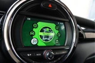 MINI Cooper MINI Cooper Mini 1.5 Pepper | NL AUTO | HUD | Sportinterieur (leer/ stof/ stoelverwarming) | Apple Carplay | Sfeerverlichting | 17inch | LED pakket | Keyless GO/ ENTRY | DUAL ZONE CLIMATE | Bonnet Stripes | Zwart dak | Front- achterspoiler - afbeelding nr 30