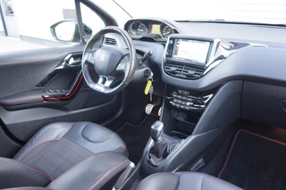 Peugeot 208 Peugeot 208 1.2 PureTech GT-line / 1e eig. / Pano / Trekhaak / Navi / Clima / Carplay / DAB+ - afbeelding nr 13