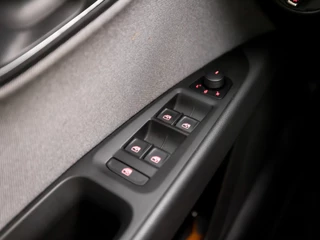 SEAT Leon (APPLE CARPLAY, NAVIGATIE, CLIMATE, KEYLESS START, GETINT GLAS, SPORTSTOELEN, ARMSTEUN, PARKEERSENSOREN, CRUISE, LM VELGEN, NIEUWE APK, NIEUWSTAAT) - afbeelding nr 22