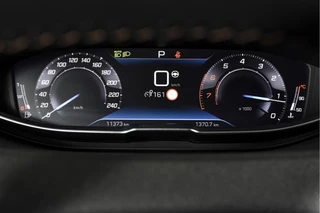 Peugeot 5008 | Dig. Cockpit | Adapt. Cruise | Stoelverw. | PDC | Camera | NAV + App. Connect | ECC | Elek. Klep | LM 19