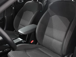 Kia Ceed Sportswagon Kia Ceed Sportswagon 1.6 GDI PHEV DynamicLine  Achteruitrijcamera Stuurverwarming Stoel verwarming Climate control LED Keyless start/ entry Parkeersensoren achter Adaptieve cruise control Lane assist - afbeelding nr 11