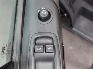 Ford Transit Custom Ford Transit Custom 300 2.0 TDCI L2H1 Limited Dubbele cabine Automaat Navi Airco 2x Schuifdeuren Trekhaak Parkeersensoren Carplay - afbeelding nr 9