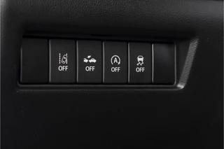 Suzuki Swift | Adapt. Cruise |Stoelverw. | Camera | NAV + App. Connect | ECC | Afn. Trekhaak | LM 16