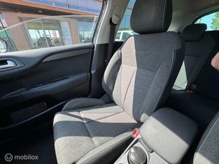 Citroën C4 Citroen C4 1.2 PureTech Feel 5 deurs  Navigatie , parkeerhulp voor en achter , Bleutooth , Climate - & Cruise controle , Trekhaak  1500kg trekgewicht .  1e eigenaar - afbeelding nr 16