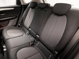 BMW 2 Serie BMW 2 Serie Active Tourer 218i High Executive Sportline (PANORAMADAK, DEALER ONDERHOUDEN, NAVIGATIE, CAMERA, STOELVERWARMING, SPORTSTOELEN, CRUISE, TREKHAAK, PARKEERSENSOREN, NIEUWE APK, NIEUWSTAAT) - afbeelding nr 16