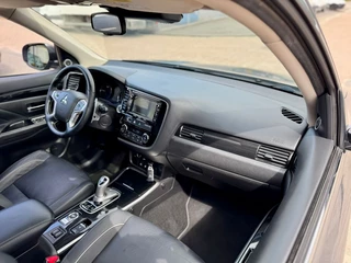 Mitsubishi Outlander Mitsubishi Outlander 2.0 PHEV 4WD INTYLE+ PREMIUM - afbeelding nr 21