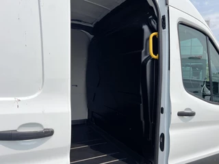 Ford E-Transit Ford E-Transit 350 L2H2 Trend 68 kWh 184pk | ZUID | Pro Power on board | Navigatie | Adaptieve Cruise |  Digitale binnenspiegel | Laadruimtebescherming | Reservewiel | H7 batterij | LED laadruimteverlichting - afbeelding nr 13