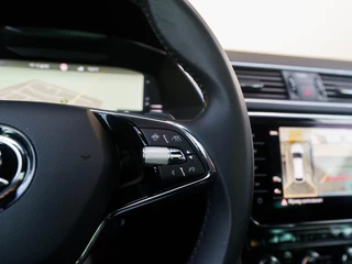 Škoda Superb Skoda Superb Combi 1.4 TSI iV 218pk Laurin & Klement | Leder | Panoramadak | 360 Camera | Trekhaak - afbeelding nr 24