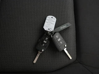 MAN TGE | Airco | Cruise | 3-Persoons | 270 Graden deuren | Betimmering - afbeelding nr 5