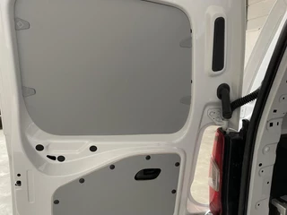 Opel Combo Opel Combo 130pk L1 Automaat Apple Carplay Trekhaak Parkeersensoren Airco Cruise control - afbeelding nr 13