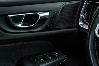 Volvo V60 Volvo V60 2.0 T6 340PK AWD R-Design Head Up|360|Pano|Bomvol! - afbeelding nr 42