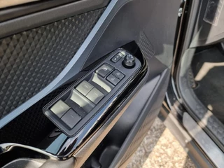 Toyota C-HR Toyota C-HR 1.8 HYBRID DYNAMIC NAVP/18LM/ AFN. TREKHAAK/ADAPTIVE/KEYLESS - afbeelding nr 12